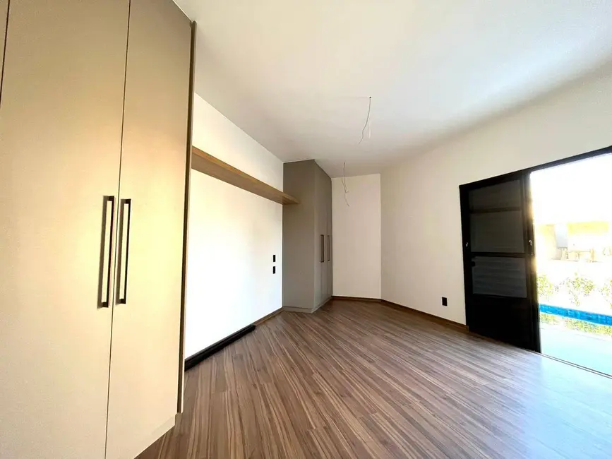 Foto 4 de Casa de Condomínio com 3 quartos à venda, 154m2 em Condomínio Portal da Serra, Braganca Paulista - SP