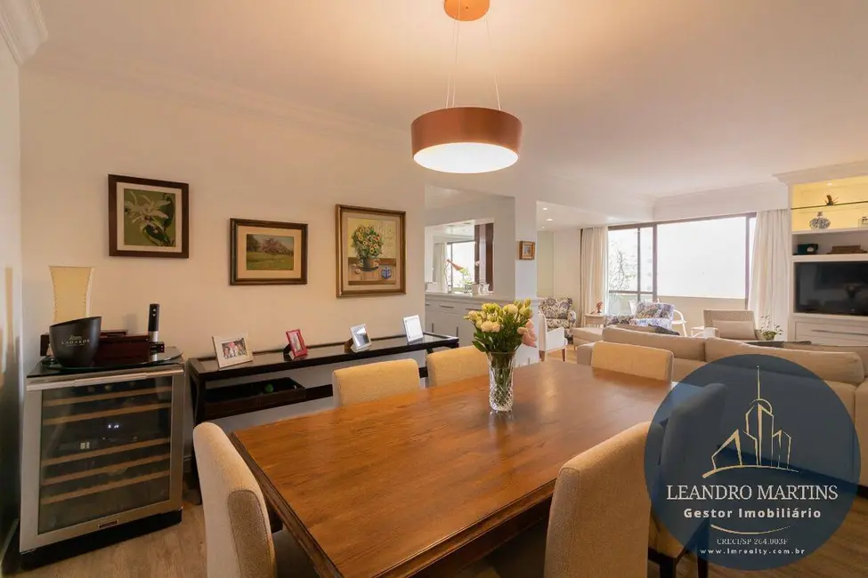 Apartamento com 3 quartos à venda, 170m2 em Moema, São Paulo - SP - imagem 9 Foto 9 de Apartamento com 3 quartos à venda, 170m2 em Moema, São Paulo - SP