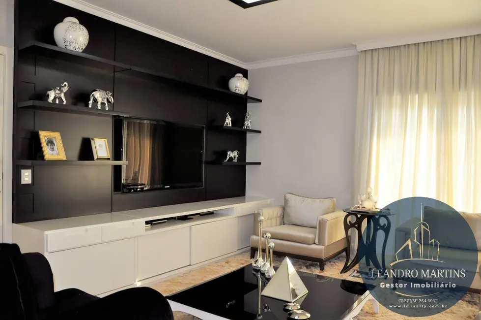 Casa de Condomínio com 4 quartos à venda, 650m2 em Jardim do Golf I, Jandira - SP - imagem 4 Foto 4 de Casa de Condomínio com 4 quartos à venda, 650m2 em Jardim do Golf I, Jandira - SP