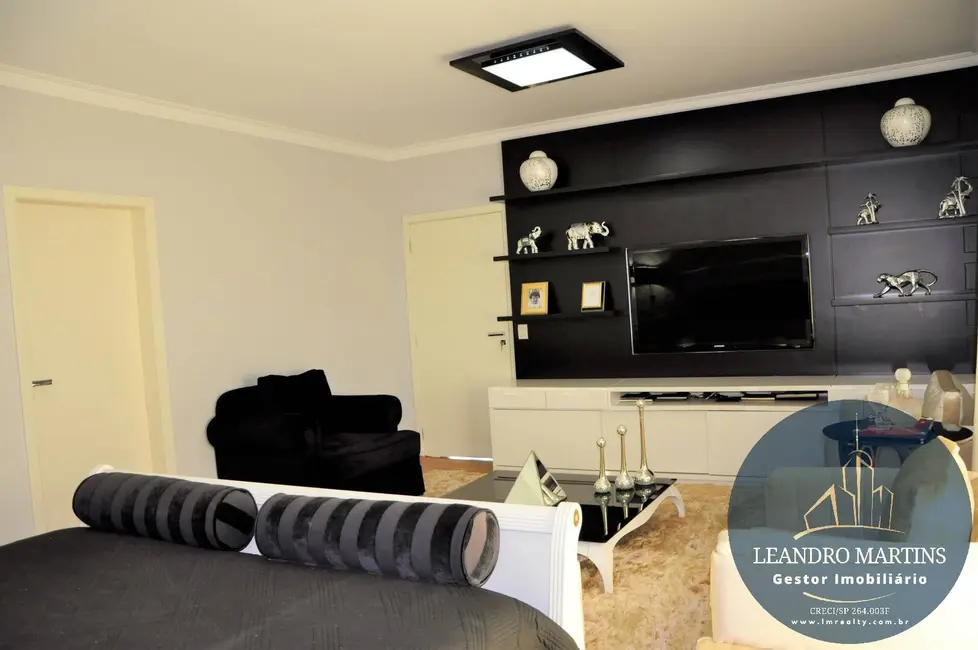 Casa de Condomínio com 4 quartos à venda, 650m2 em Jardim do Golf I, Jandira - SP - imagem 3 Foto 3 de Casa de Condomínio com 4 quartos à venda, 650m2 em Jardim do Golf I, Jandira - SP