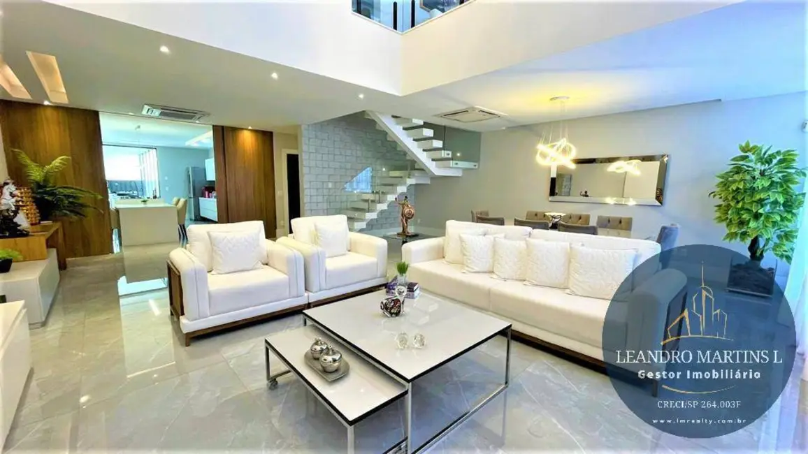 Casa de Condomínio com 5 quartos à venda, 500m2 em Recreio dos Bandeirantes, Rio De Janeiro - RJ - imagem 4 Foto 4 de Casa de Condomínio com 5 quartos à venda, 500m2 em Recreio dos Bandeirantes, Rio De Janeiro - RJ