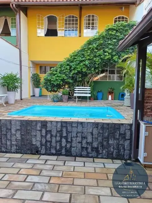 Foto 2 de Casa com 3 quartos à venda, 197m2 em Jardim Belvedere, Volta Redonda - RJ