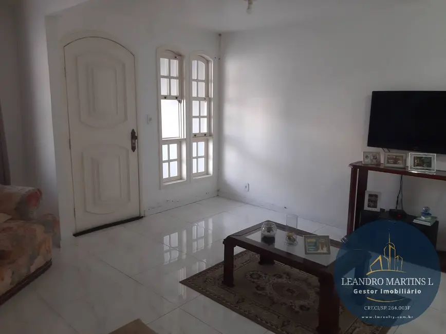 Casa com 4 quartos à venda, 198m2 em Casa de Pedra, Volta Redonda - RJ - imagem 4 Foto 4 de Casa com 4 quartos à venda, 198m2 em Casa de Pedra, Volta Redonda - RJ