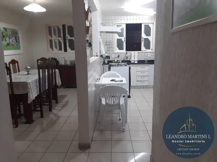 Casa com 4 quartos à venda, 198m2 em Casa de Pedra, Volta Redonda - RJ - imagem 6 Foto 6 de Casa com 4 quartos à venda, 198m2 em Casa de Pedra, Volta Redonda - RJ