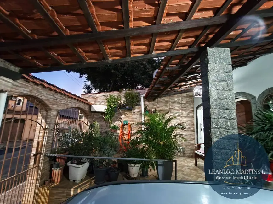 Casa com 5 quartos à venda, 143m2 em Volta Redonda - RJ - imagem 3 Foto 3 de Casa com 5 quartos à venda, 143m2 em Volta Redonda - RJ