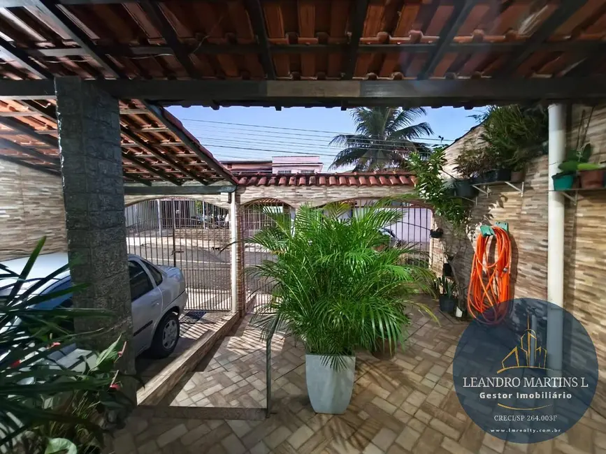 Foto 2 de Casa com 5 quartos à venda, 143m2 em Volta Redonda - RJ