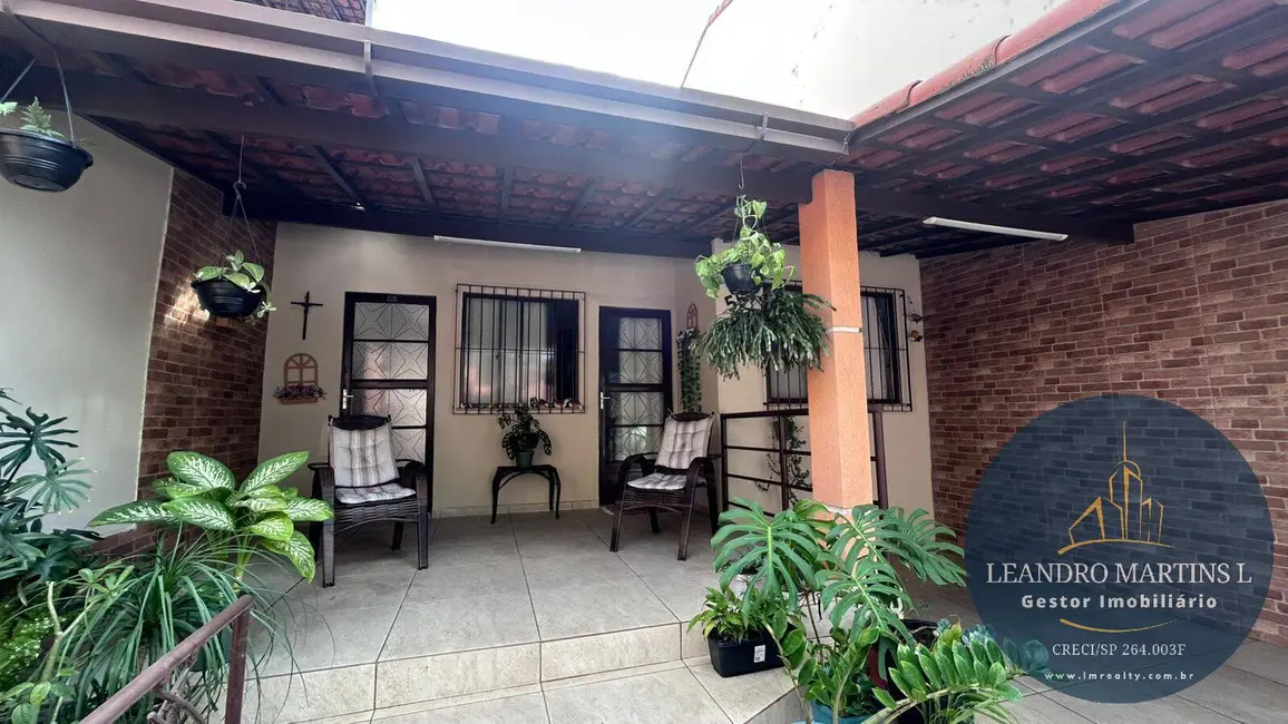 Casa com 2 quartos à venda, 118m2 em Volta Redonda - RJ - imagem 3 Foto 3 de Casa com 2 quartos à venda, 118m2 em Volta Redonda - RJ