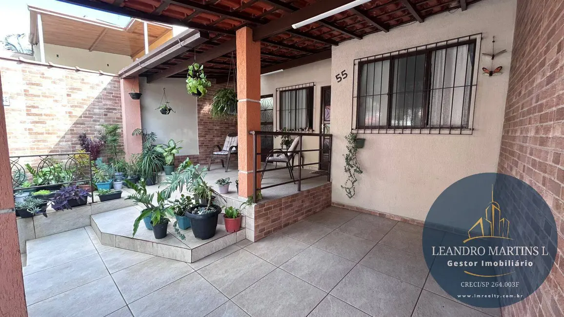Casa com 2 quartos à venda, 118m2 em Volta Redonda - RJ - imagem 2 Foto 2 de Casa com 2 quartos à venda, 118m2 em Volta Redonda - RJ