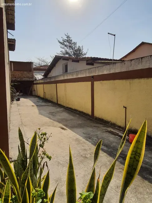 Foto 3 de Casa com 5 quartos à venda, 378m2 em Miguel Couto, Cabo Frio - RJ