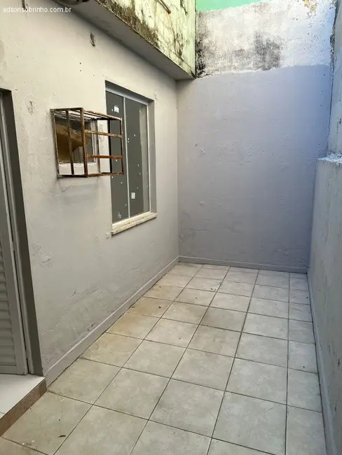 Casa com 1 quarto para alugar, 47m2 em Jardim Vinte e Cinco de Agosto, Duque De Caxias - RJ - imagem 5 Foto 5 de Casa com 1 quarto para alugar, 47m2 em Jardim Vinte e Cinco de Agosto, Duque De Caxias - RJ