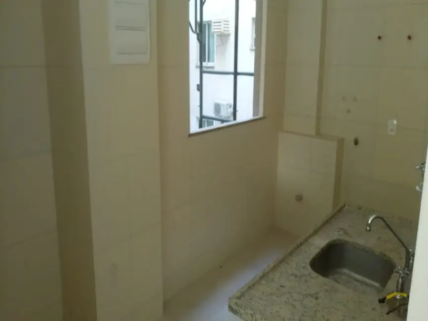 Foto 9 de Apartamento com 1 quarto para alugar, 42m2 em Jardim Vinte e Cinco de Agosto, Duque De Caxias - RJ