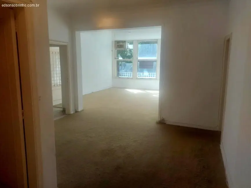 Apartamento com 3 quartos à venda, 147m2 em Copacabana, Rio De Janeiro - RJ - imagem 4 Foto 4 de Apartamento com 3 quartos à venda, 147m2 em Copacabana, Rio De Janeiro - RJ