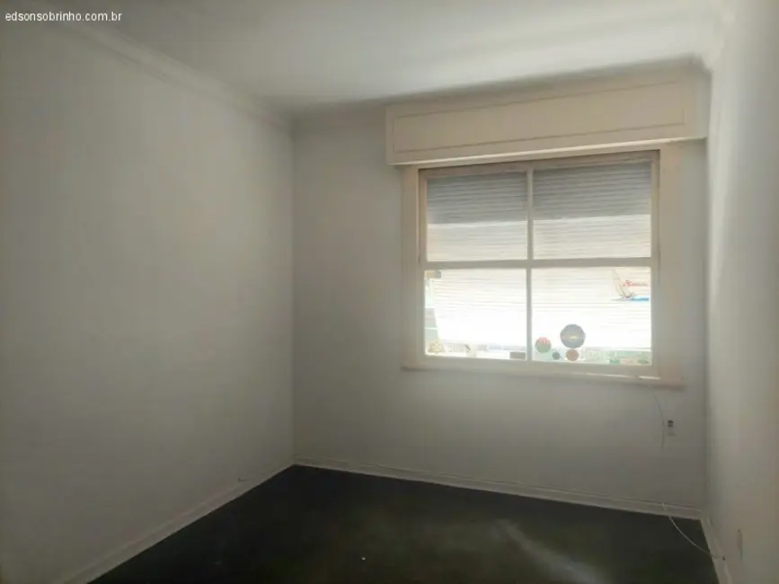 Apartamento com 3 quartos à venda, 147m2 em Copacabana, Rio De Janeiro - RJ - imagem 5 Foto 5 de Apartamento com 3 quartos à venda, 147m2 em Copacabana, Rio De Janeiro - RJ