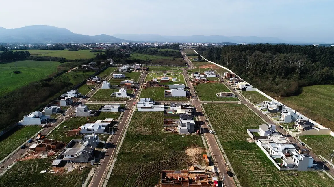 Foto 1 de Terreno / Lote à venda, 411m2 em Santa Maria - RS