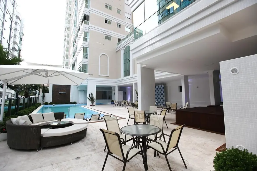 Foto 6 de Apartamento à venda em Meia Praia, Itapema - SC