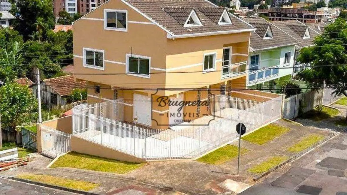 Foto 1 de Sobrado com 3 quartos à venda, 528m2 em Tingui, Curitiba - PR