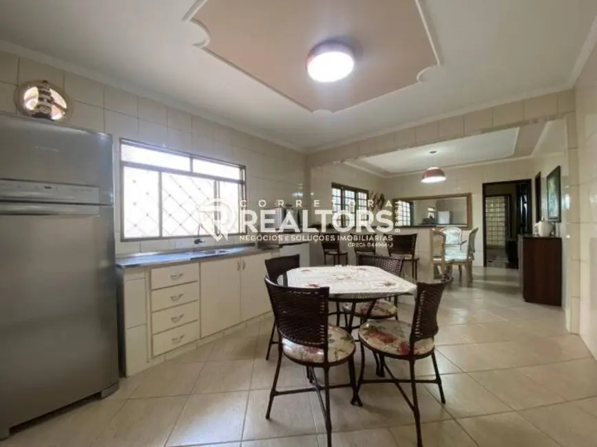 Foto 4 de Sobrado com 3 quartos à venda, 300m2 em Vila Antártica, Botucatu - SP