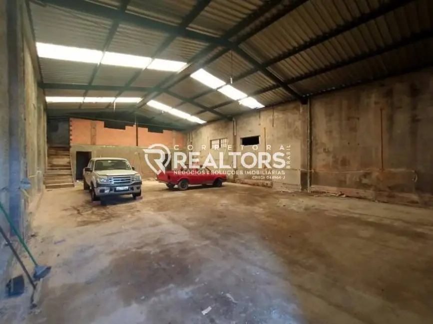 Foto 2 de Sala Comercial à venda, 250m2 em Pardinho - SP