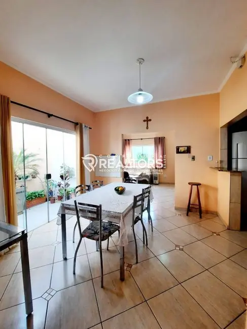 Foto 3 de Casa com 2 quartos à venda, 115m2 em Jardim Cambuí, Botucatu - SP