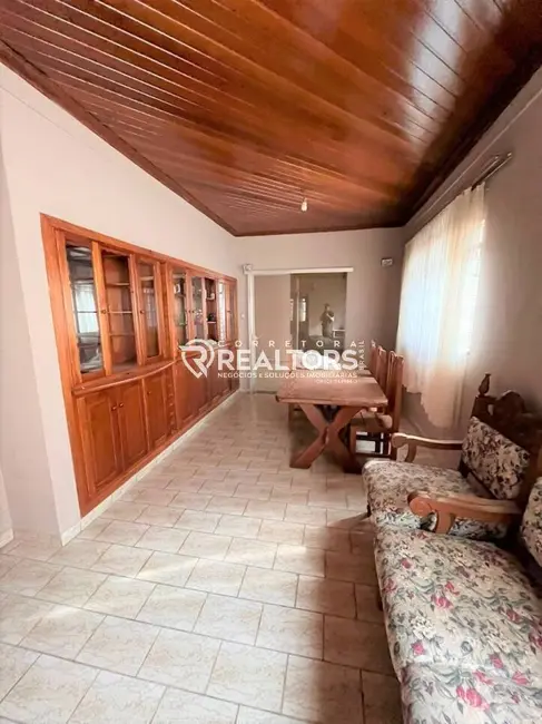 Foto 2 de Casa com 3 quartos à venda, 250m2 em Jardim Bom Pastor, Botucatu - SP
