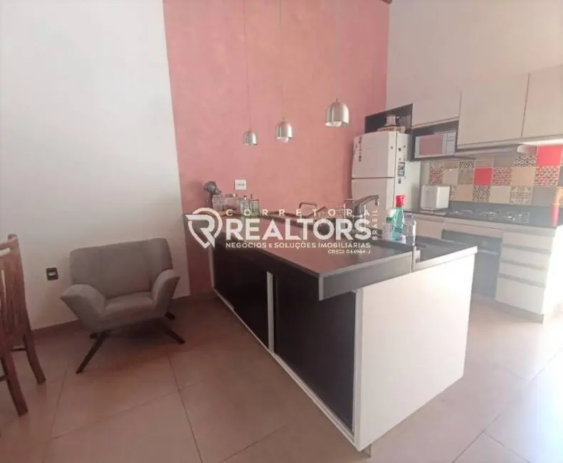 Foto 3 de Casa com 3 quartos à venda, 180m2 em Altos do Paraíso, Botucatu - SP