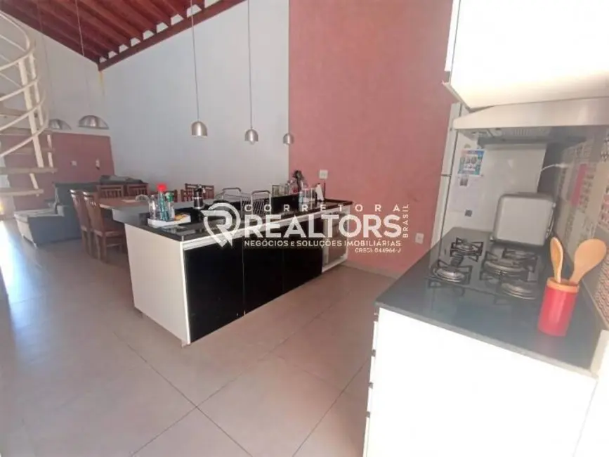 Foto 2 de Casa com 3 quartos à venda, 180m2 em Altos do Paraíso, Botucatu - SP