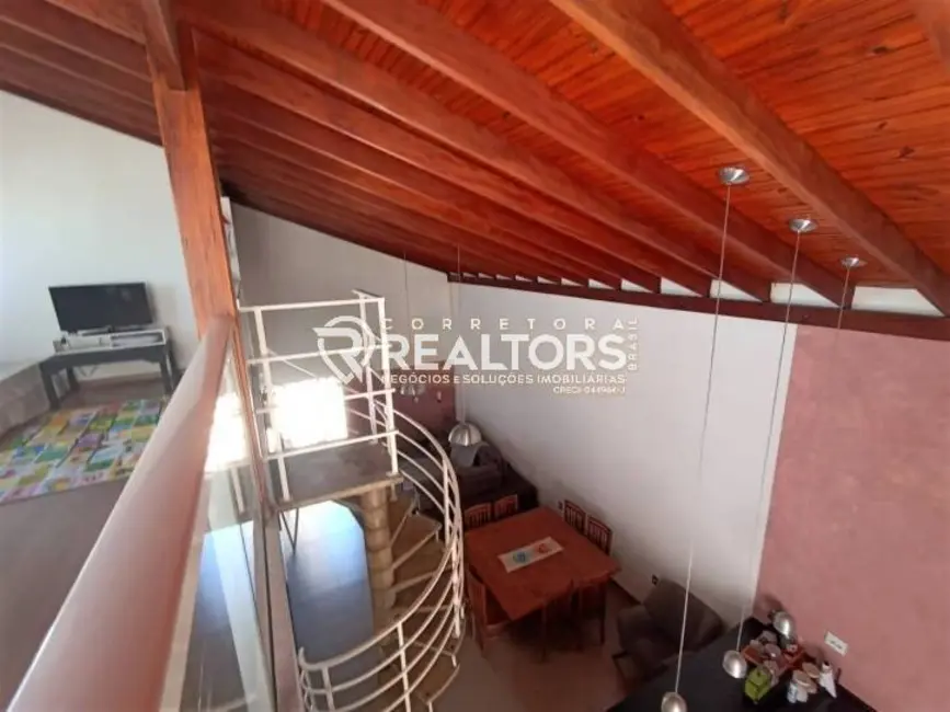 Casa com 3 quartos à venda, 180m2 em Altos do Paraíso, Botucatu - SP - imagem 5 Foto 5 de Casa com 3 quartos à venda, 180m2 em Altos do Paraíso, Botucatu - SP