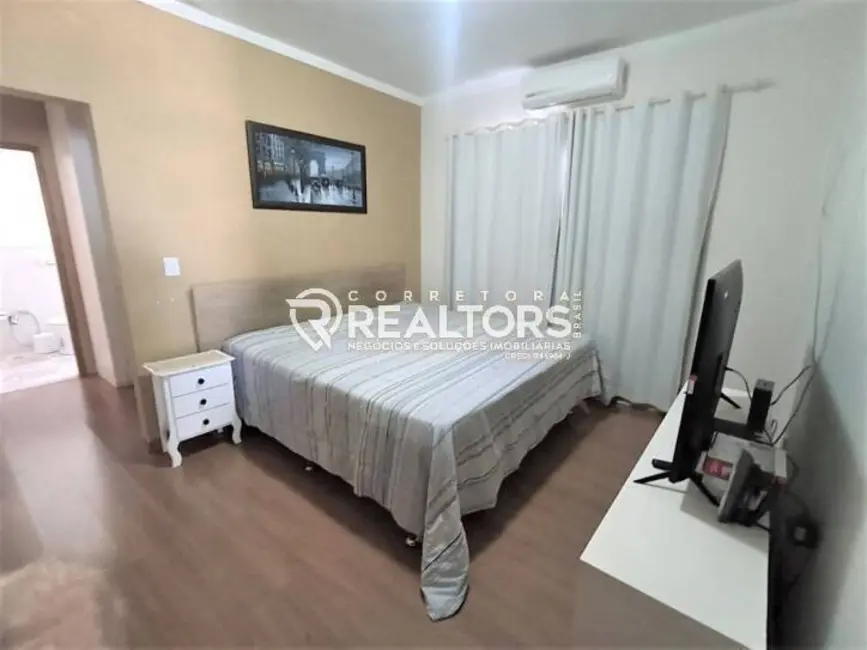 Foto 6 de Casa com 3 quartos à venda, 180m2 em Altos do Paraíso, Botucatu - SP