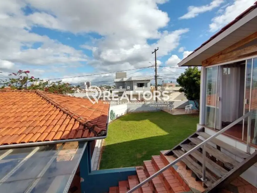 Foto 7 de Casa com 3 quartos à venda, 450m2 em Recanto Azul, Botucatu - SP