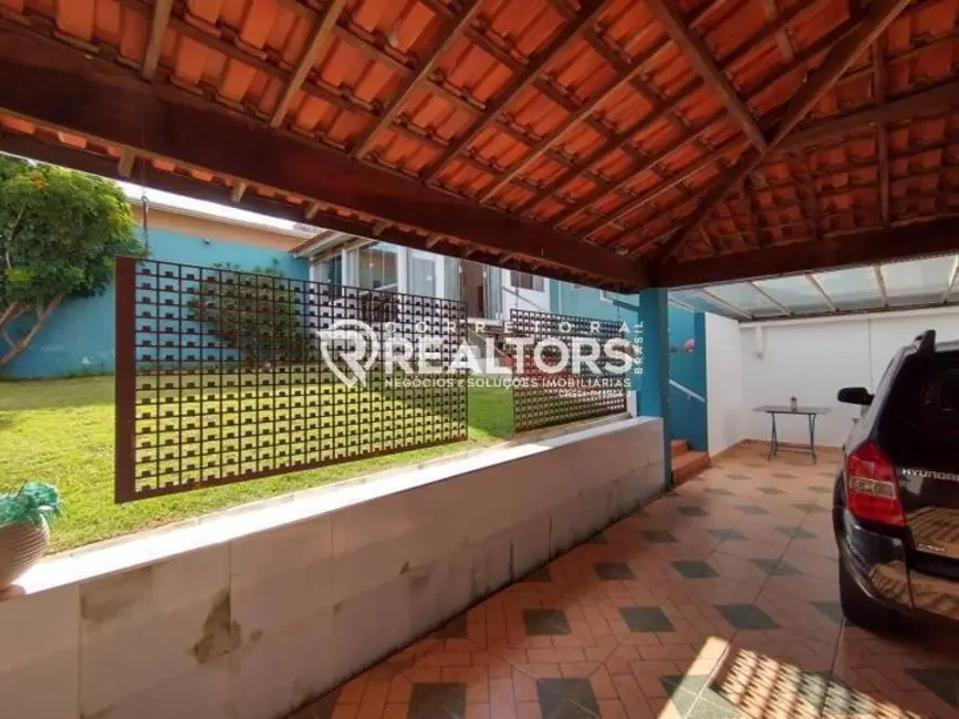 Foto 3 de Casa com 3 quartos à venda, 450m2 em Recanto Azul, Botucatu - SP