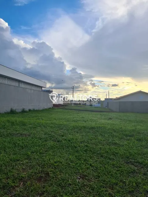 Foto 2 de Terreno / Lote à venda, 272m2 em Villas Paraíso, Botucatu - SP