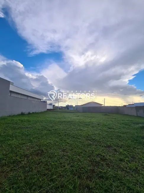 Foto 1 de Terreno / Lote à venda, 272m2 em Villas Paraíso, Botucatu - SP