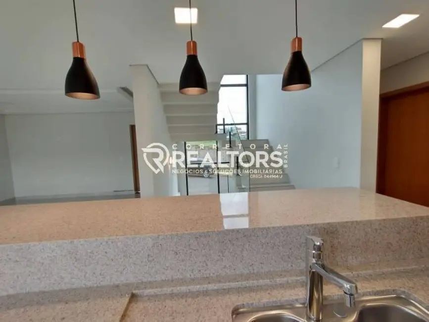 Foto 7 de Sobrado com 3 quartos à venda, 307m2 em Botucatu - SP