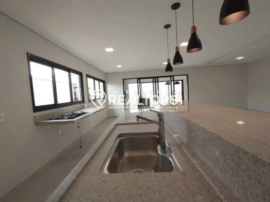 Foto 9 de Sobrado com 3 quartos à venda, 307m2 em Botucatu - SP