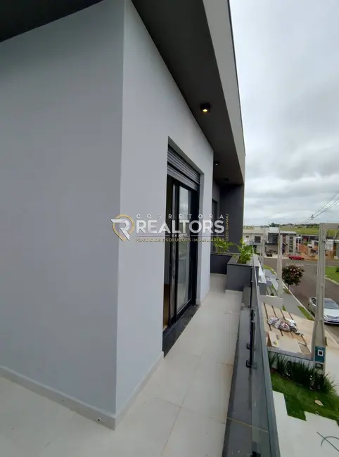 Foto 3 de Sobrado com 3 quartos à venda, 250m2 em Botucatu - SP