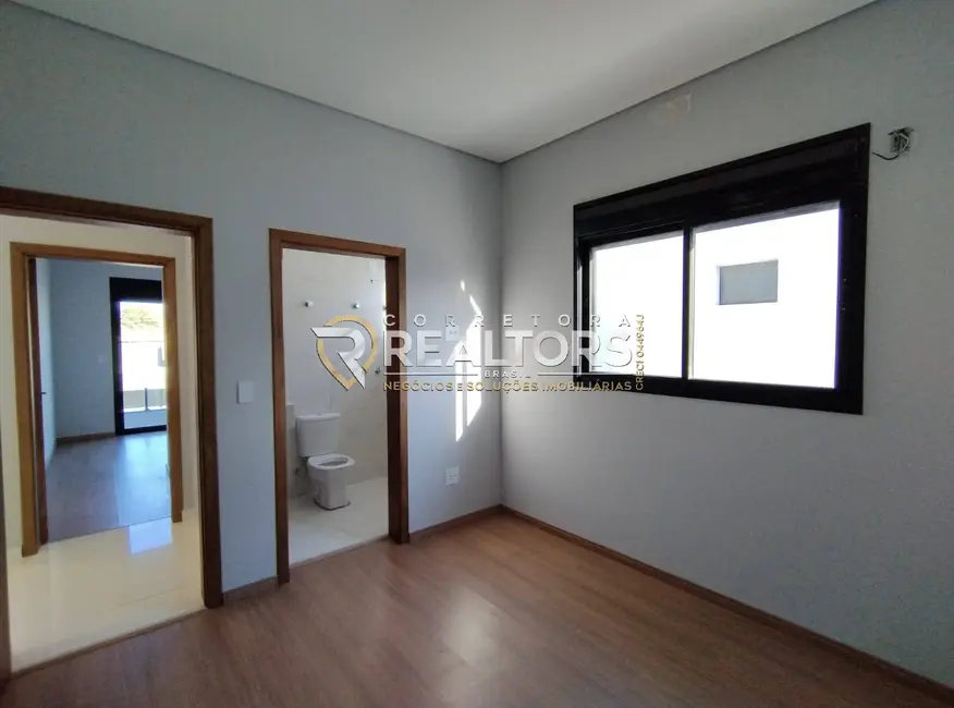 Foto 4 de Sobrado com 3 quartos à venda, 250m2 em Botucatu - SP