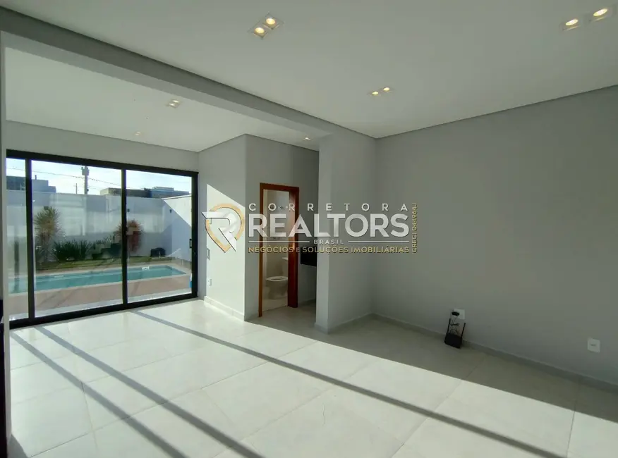 Foto 8 de Sobrado com 3 quartos à venda, 250m2 em Botucatu - SP