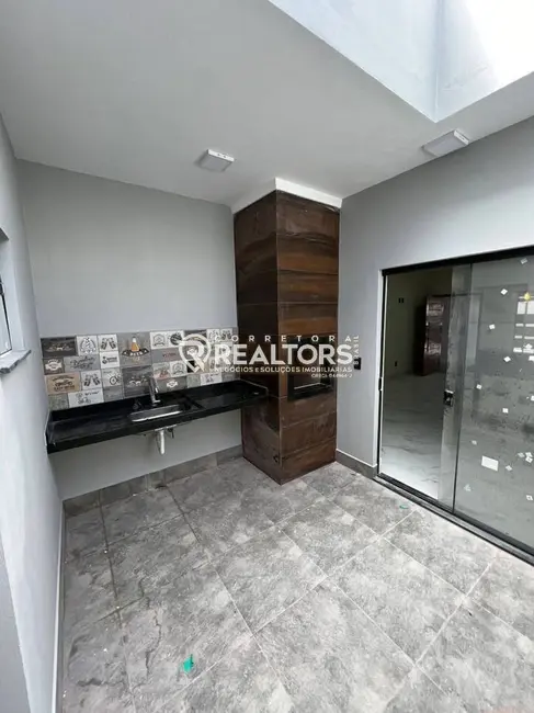 Foto 1 de Casa com 2 quartos à venda, 125m2 em Residencial Ouro Verde, Botucatu - SP