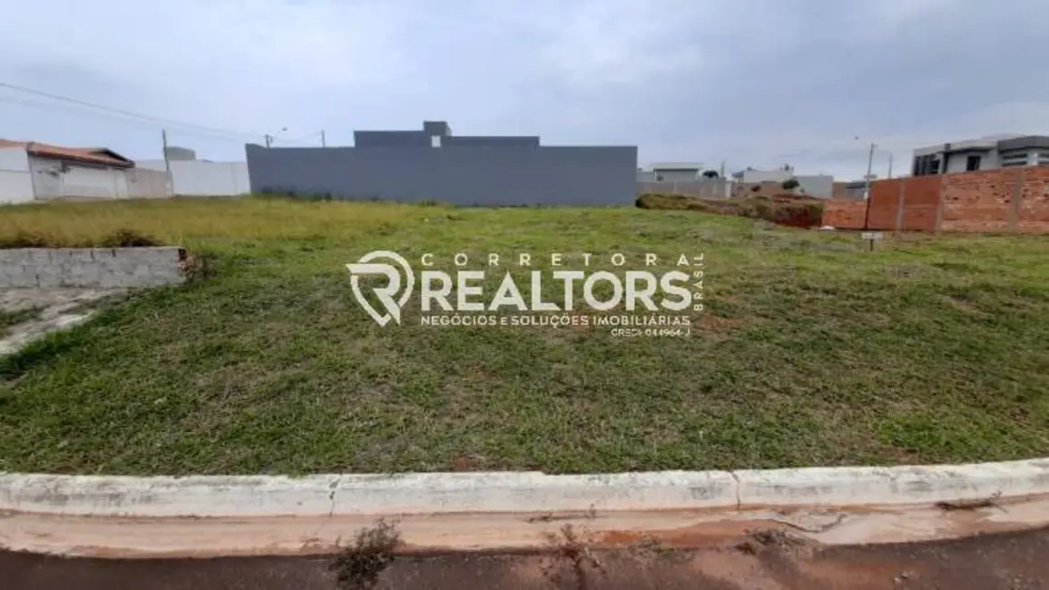 Foto 1 de Terreno / Lote à venda, 282m2 em Villas Paraíso, Botucatu - SP