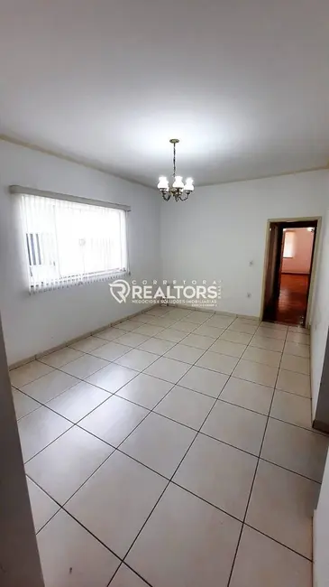 Foto 4 de Casa com 3 quartos à venda, 242m2 em Centro, Botucatu - SP