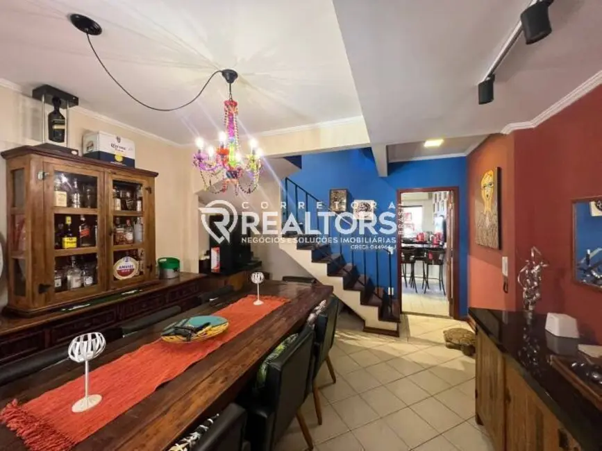 Foto 1 de Sobrado com 4 quartos à venda, 106m2 em Vila Santana, Botucatu - SP
