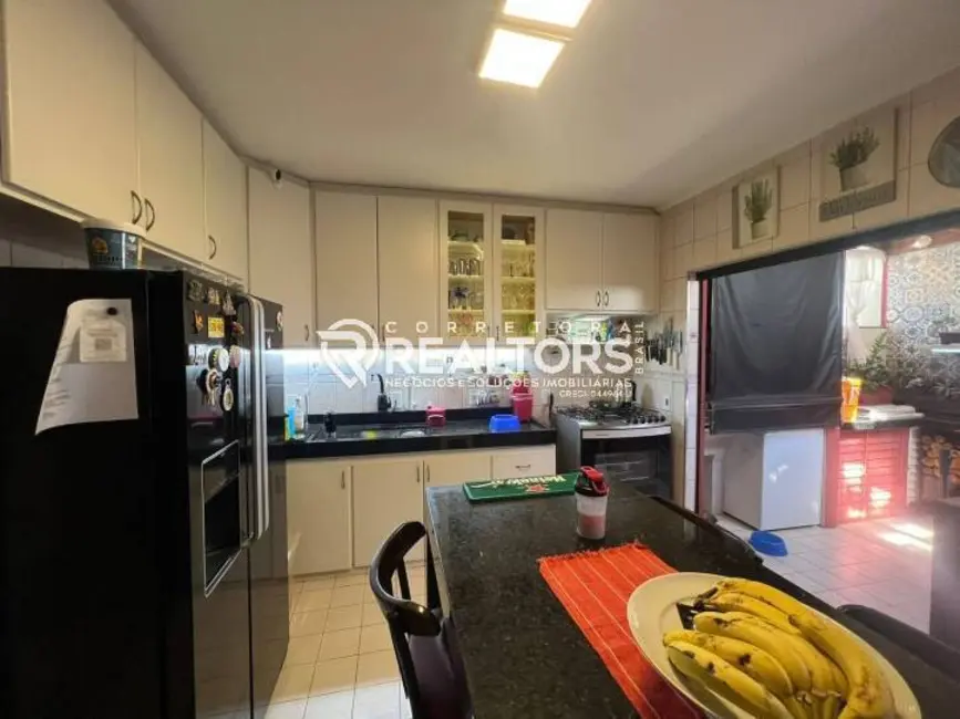 Foto 3 de Sobrado com 4 quartos à venda, 106m2 em Vila Santana, Botucatu - SP