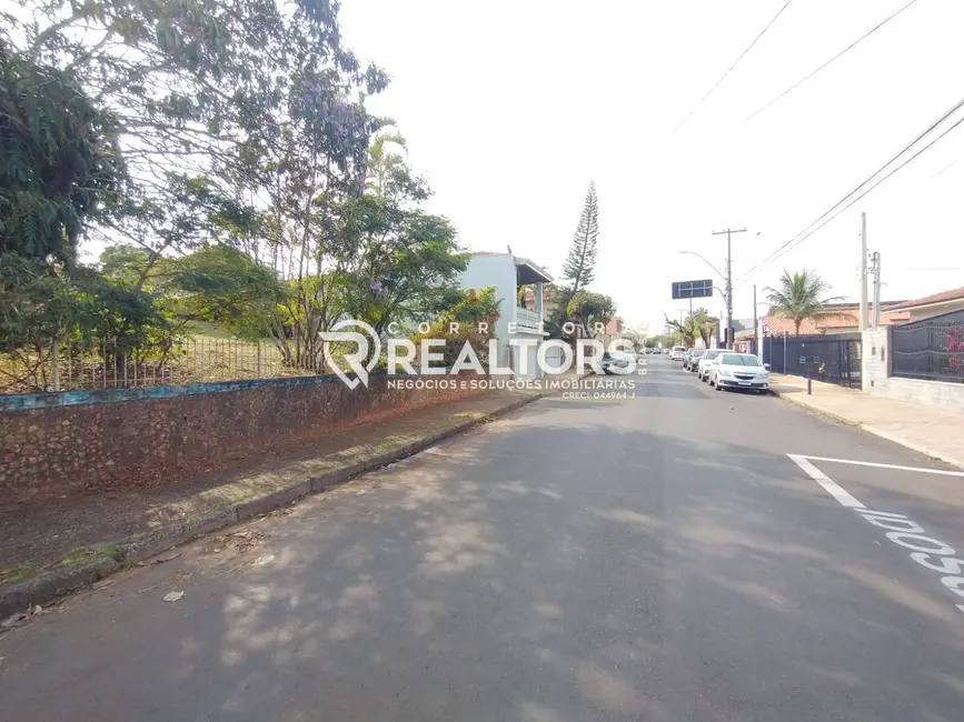 Foto 3 de Terreno / Lote à venda, 330m2 em Centro, Botucatu - SP