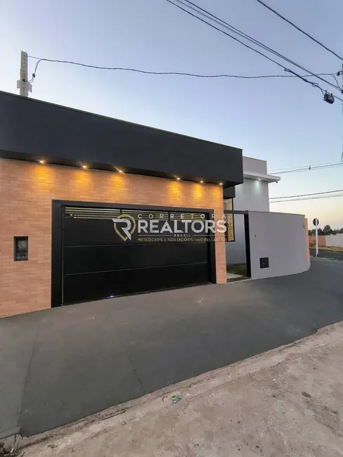 Foto 3 de Casa com 3 quartos à venda, 285m2 em Residencial Lívia, Botucatu - SP