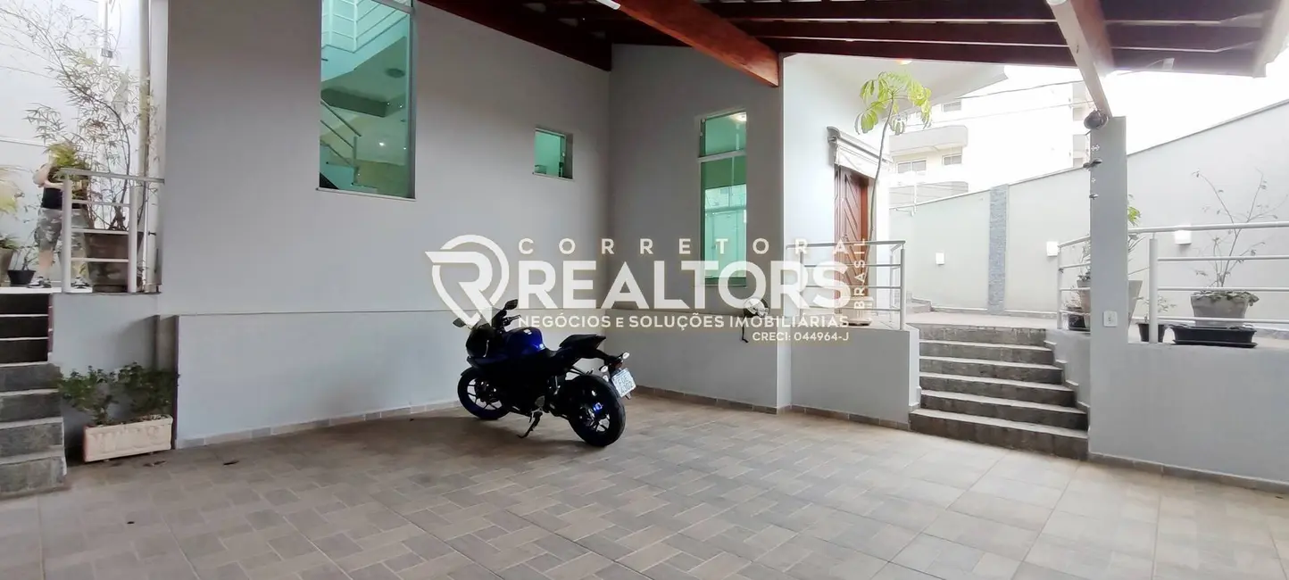 Foto 3 de Sobrado com 3 quartos à venda, 129m2 em Vila São Judas Thadeu, Botucatu - SP