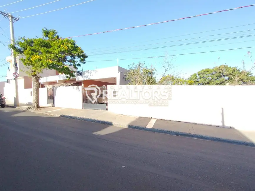 Foto 2 de Casa com 3 quartos à venda, 489m2 em Jardim Bandeirantes, Botucatu - SP
