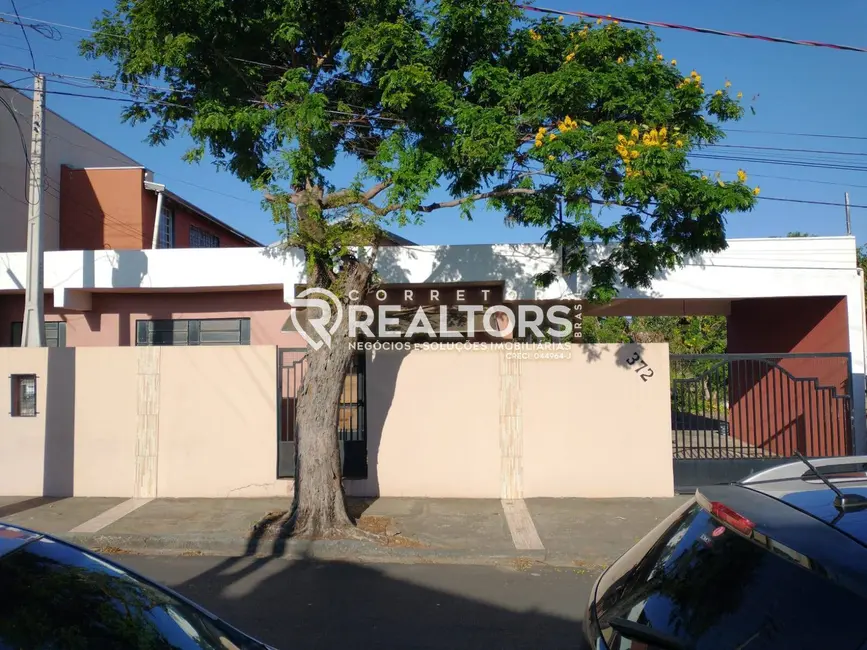 Foto 1 de Casa com 3 quartos à venda, 489m2 em Jardim Bandeirantes, Botucatu - SP