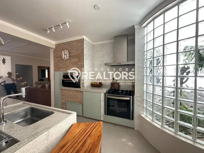 Foto 9 de Casa com 4 quartos à venda e para alugar, 310m2 em Colinas do Paraíso, Botucatu - SP