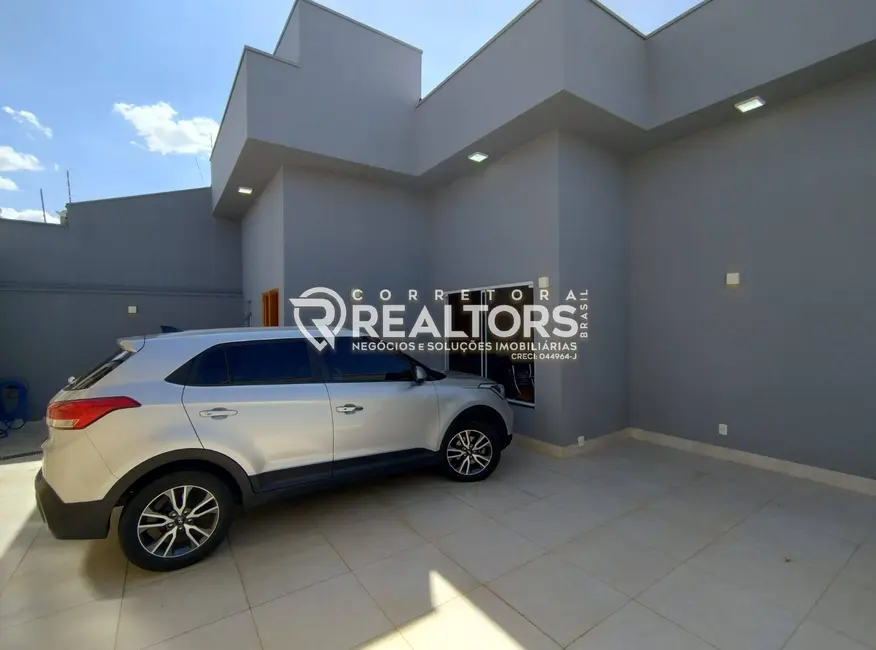 Foto 2 de Casa com 3 quartos à venda, 275m2 em Jardim Planalto, Botucatu - SP
