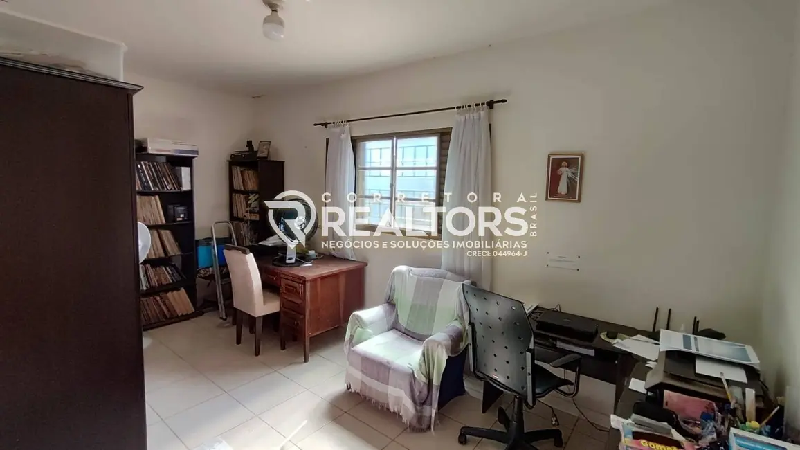 Foto 4 de Casa com 4 quartos à venda, 248m2 em Centro, Botucatu - SP